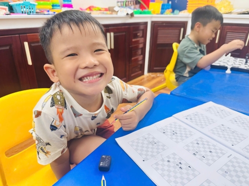 Giáo Dục Cờ Vua Và Bài Học Về Sự Tự Lập Trong Tư Duy Cho Trẻ Em