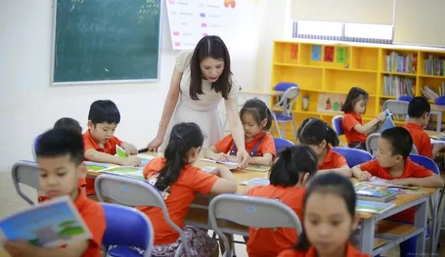 Chọn giáo dục tiểu học cho nhẹ nhàng hay theo đuổi ngành khác